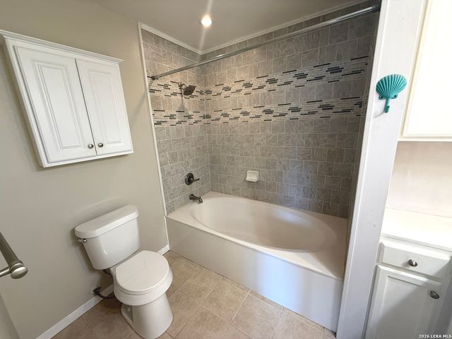 717 Lookout, Canyon Lake, TX 78133