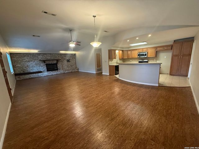 717 Lookout, Canyon Lake, TX 78133