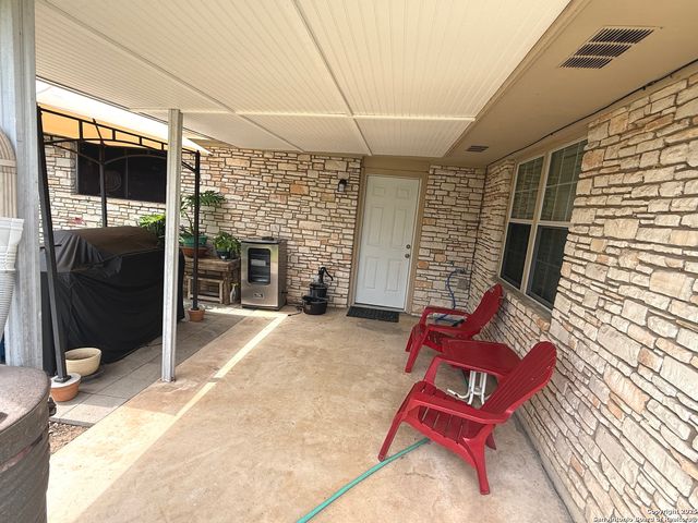 717 Lookout, Canyon Lake, TX 78133