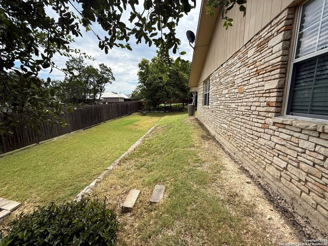 717 Lookout, Canyon Lake, TX 78133