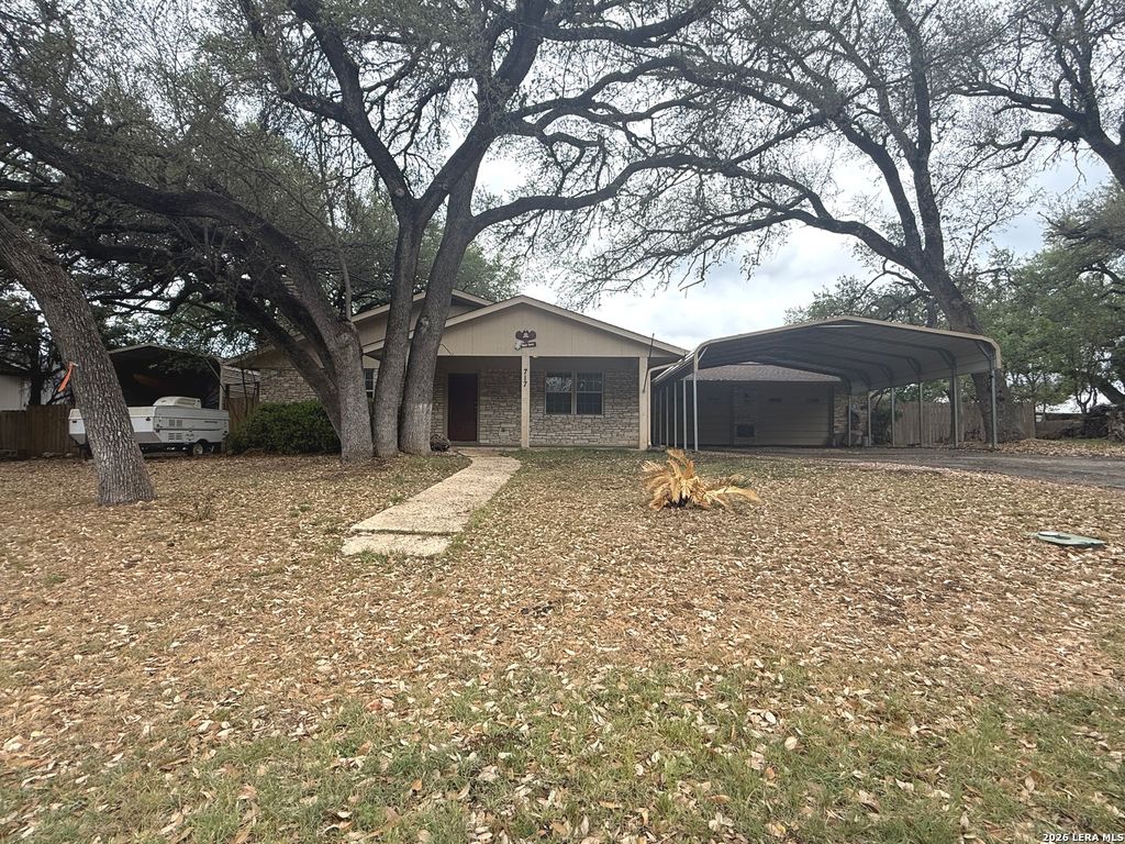 717 Lookout, Canyon Lake, TX 78133