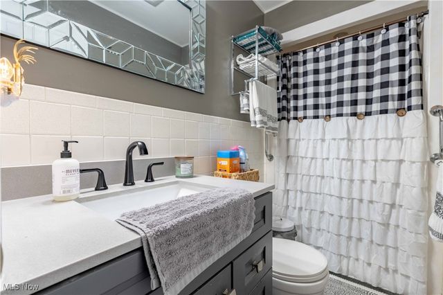 134 Mayflower Drive, Youngstown, OH 44512