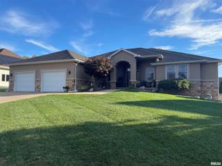 1532 Winsor Drive, Quincy, IL 62305