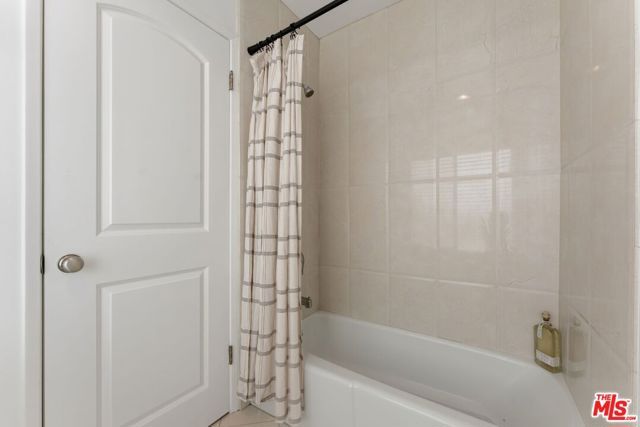 944 17th Street 6, Santa Monica, CA 90403