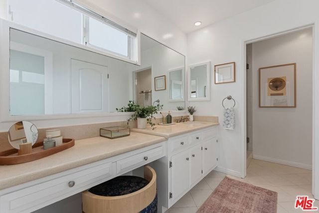 944 17th Street 6, Santa Monica, CA 90403