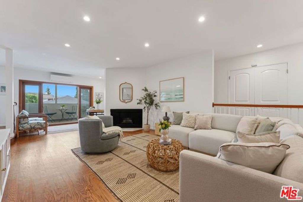 944 17th Street 6, Santa Monica, CA 90403
