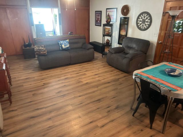 637 S Lightner Dr., Wichita, KS 67218
