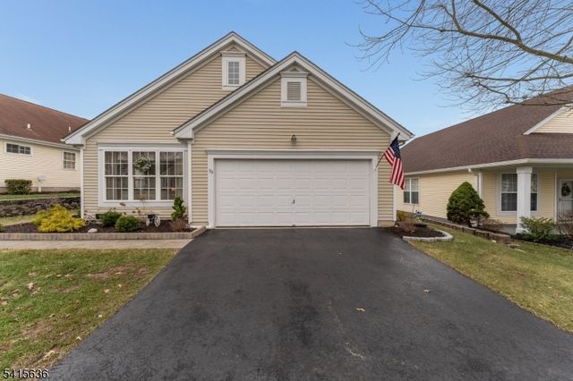 95 Kensington Cir, White Twp., NJ 07823