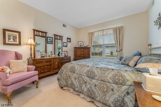 95 Kensington Cir, White Twp., NJ 07823