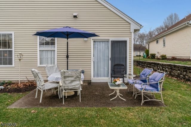 95 Kensington Cir, White Twp., NJ 07823