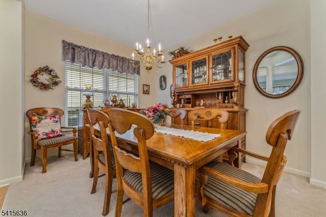 95 Kensington Cir, White Twp., NJ 07823