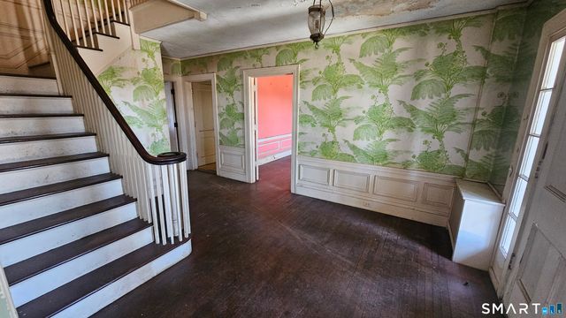 21 Bloomfield Avenue, Hartford, CT 06105