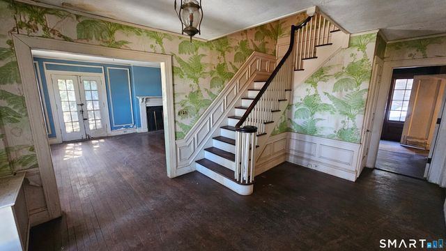 21 Bloomfield Avenue, Hartford, CT 06105