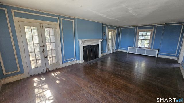 21 Bloomfield Avenue, Hartford, CT 06105