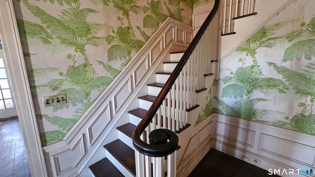 21 Bloomfield Avenue, Hartford, CT 06105