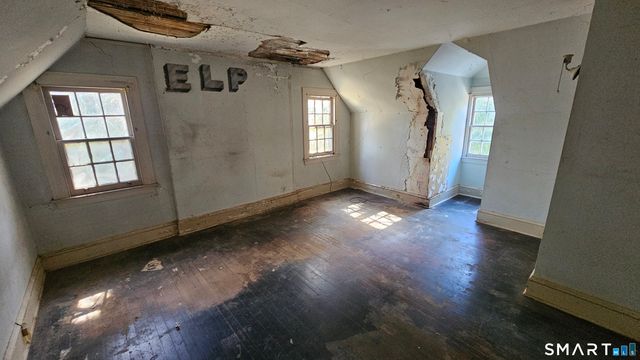 21 Bloomfield Avenue, Hartford, CT 06105