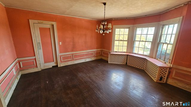 21 Bloomfield Avenue, Hartford, CT 06105