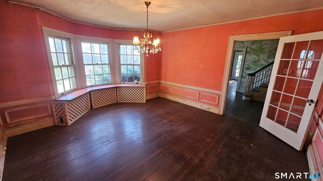 21 Bloomfield Avenue, Hartford, CT 06105