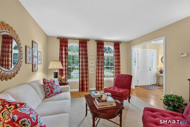 11 Dunne Wood Court, Farmington, CT 06085