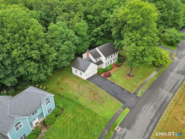 11 Dunne Wood Court, Farmington, CT 06085