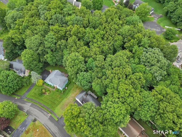 11 Dunne Wood Court, Farmington, CT 06085