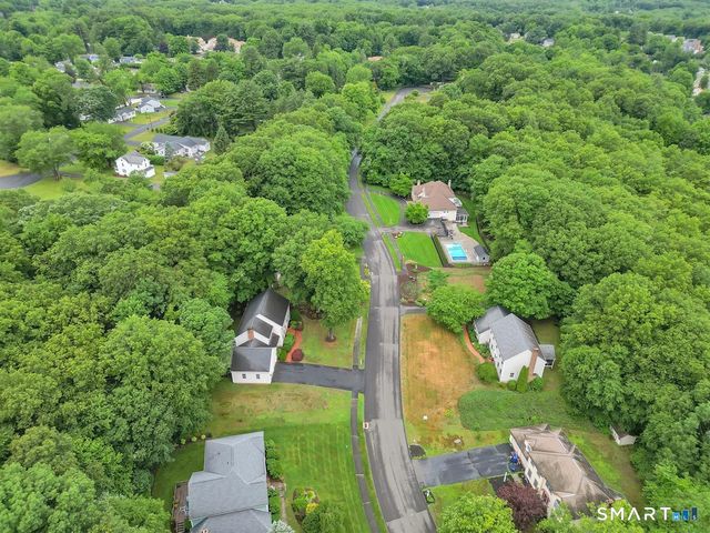 11 Dunne Wood Court, Farmington, CT 06085