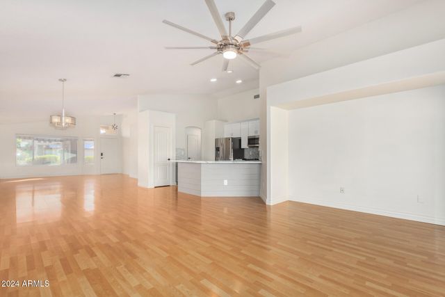 8338 W PARADISE Drive, Peoria, AZ 85345