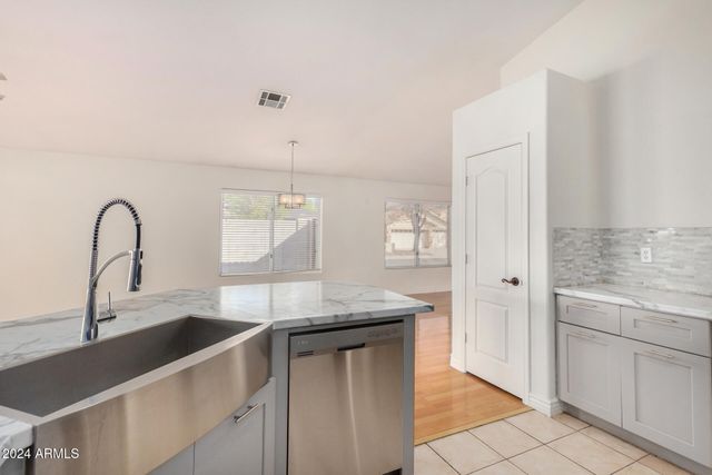 8338 W PARADISE Drive, Peoria, AZ 85345