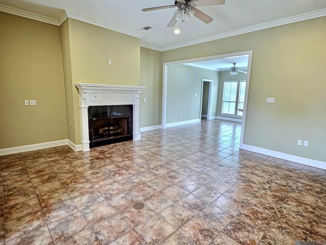 12457 Dutchtown Villa Dr, Geismar, LA 70734