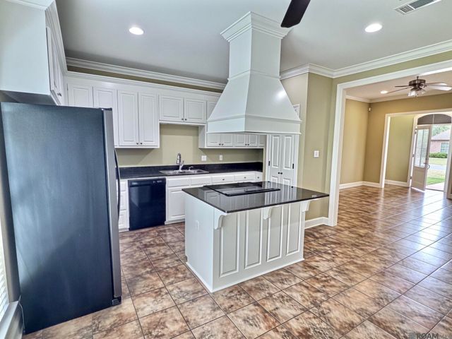 12457 Dutchtown Villa Dr, Geismar, LA 70734