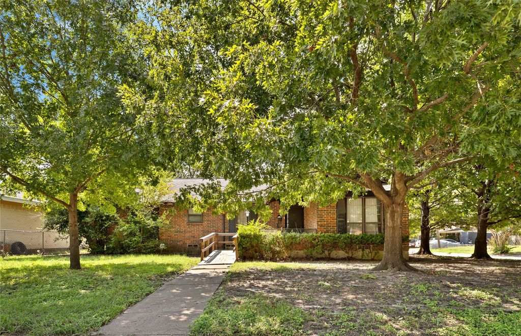 9510 Crestshire Drive, Dallas, TX 75227