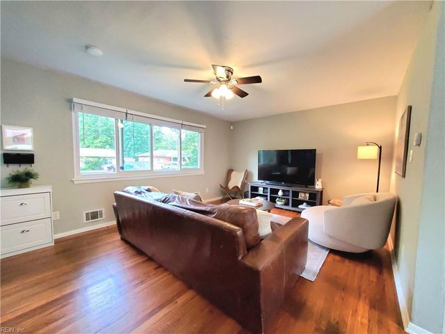 4912 Erskine ST, Virginia Beach, VA 23462