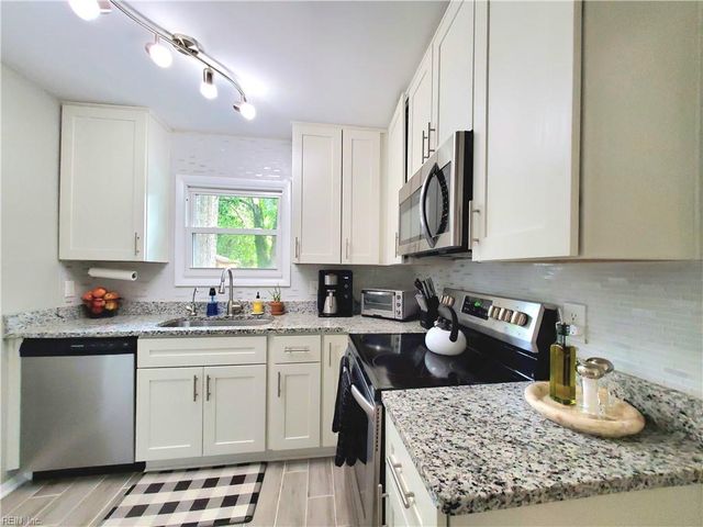 4912 Erskine ST, Virginia Beach, VA 23462