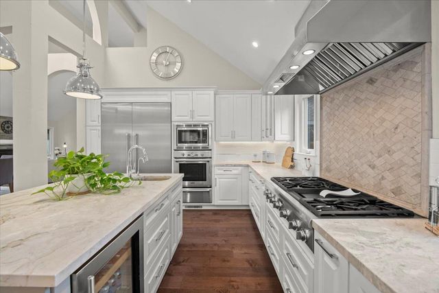 411 Hedgerow Court, Mountain View, CA 94041