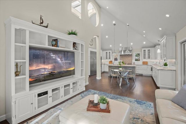 411 Hedgerow Court, Mountain View, CA 94041