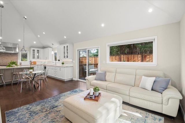 411 Hedgerow Court, Mountain View, CA 94041