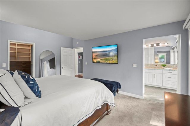 411 Hedgerow Court, Mountain View, CA 94041