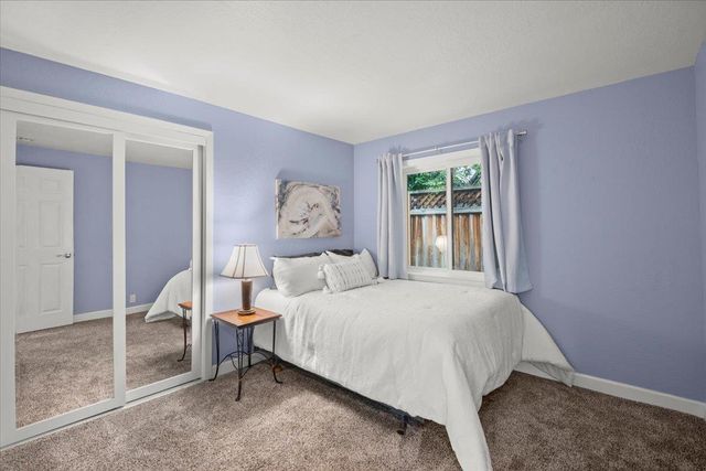 411 Hedgerow Court, Mountain View, CA 94041