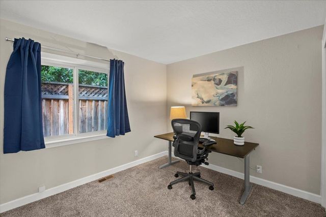 411 Hedgerow Court, Mountain View, CA 94041