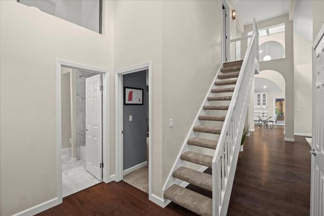 411 Hedgerow Court, Mountain View, CA 94041