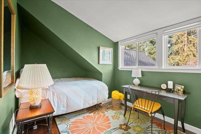 411 Hedgerow Court, Mountain View, CA 94041