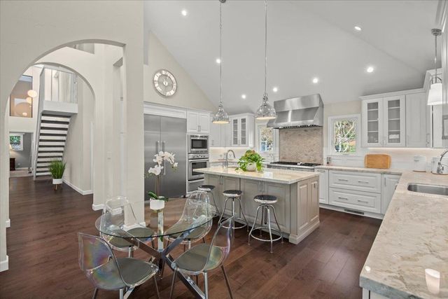 411 Hedgerow Court, Mountain View, CA 94041