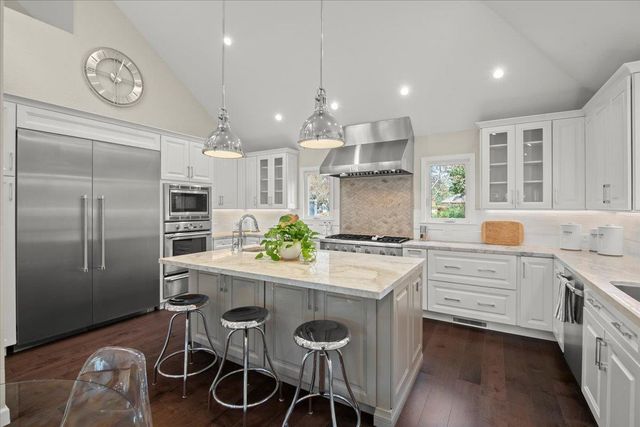 411 Hedgerow Court, Mountain View, CA 94041