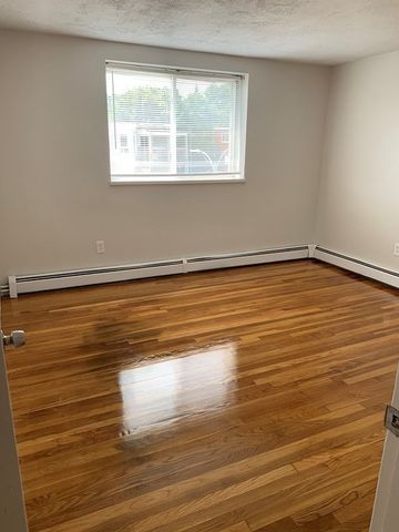 580 Cummins Highway 14, Boston, MA 02126