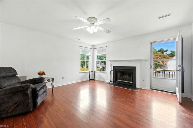 735 Trails LN, Newport News, VA 23608