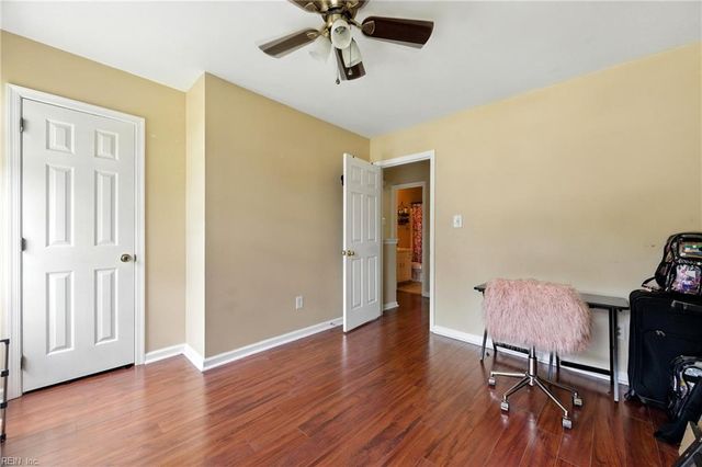 735 Trails LN, Newport News, VA 23608