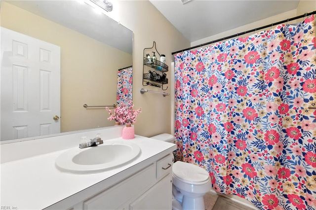 735 Trails LN, Newport News, VA 23608