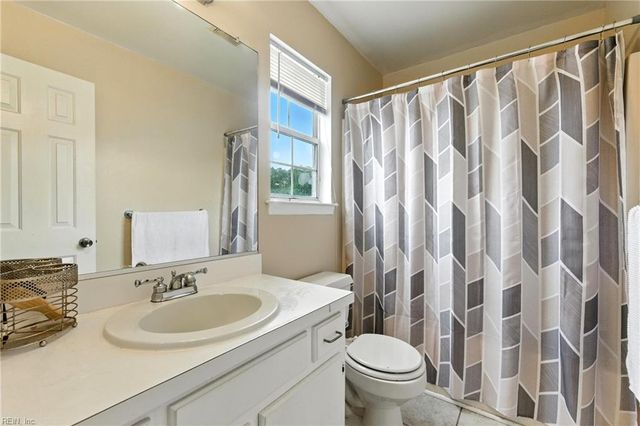 735 Trails LN, Newport News, VA 23608