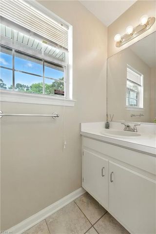 735 Trails LN, Newport News, VA 23608