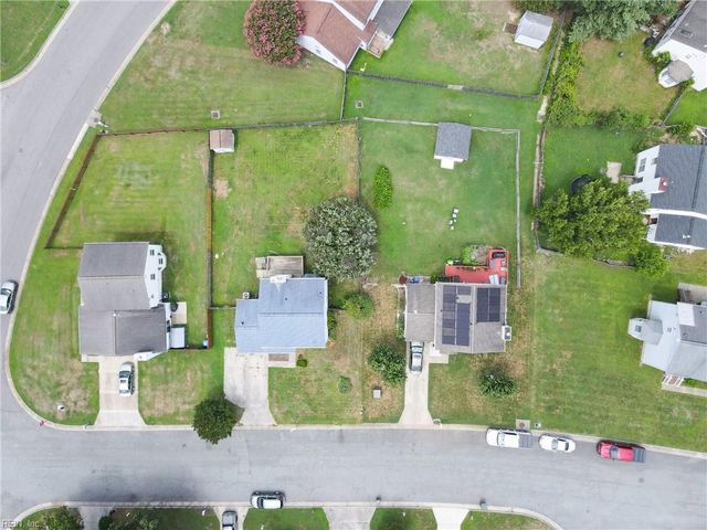 735 Trails LN, Newport News, VA 23608
